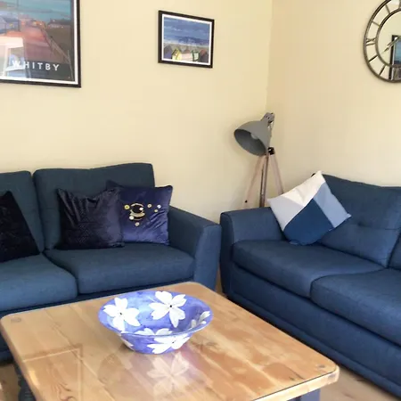 Maggie Feriehus Whitby